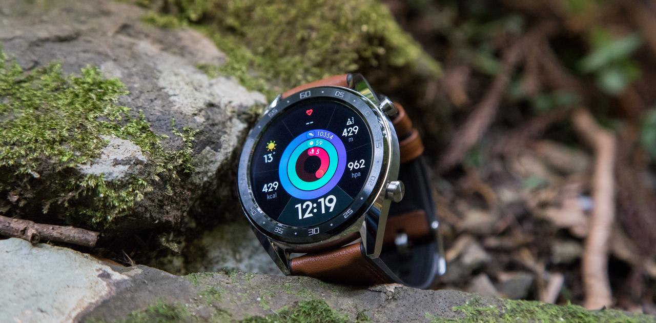 スポーツウォッチと腕時計のいいとこどり。バッテリー持ち2週間のGPS 
