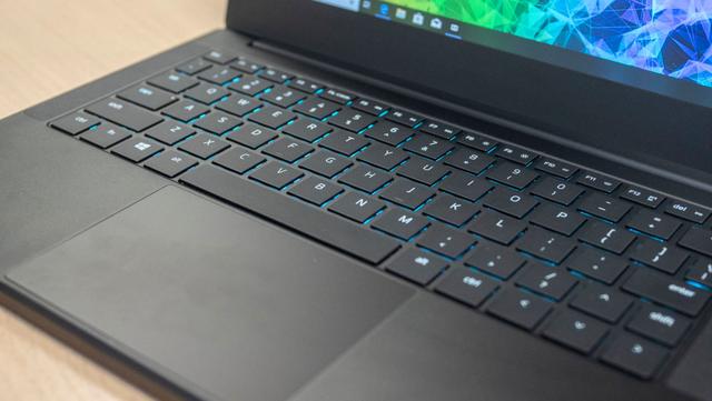 181210-razerbladestealth-1