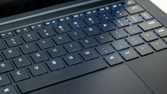 181210-razerbladestealth-9