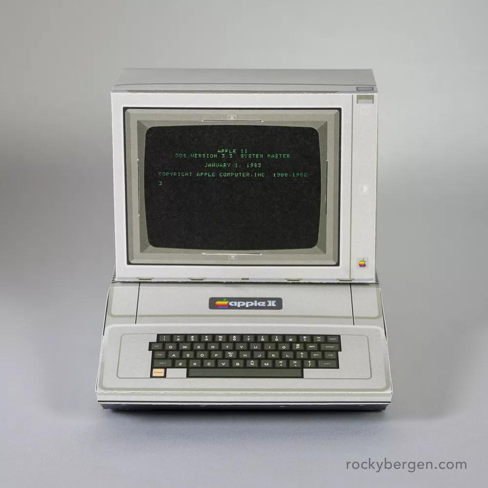 Apple II、Amstrad CPC 464などのペーパークラフト。自分で印刷