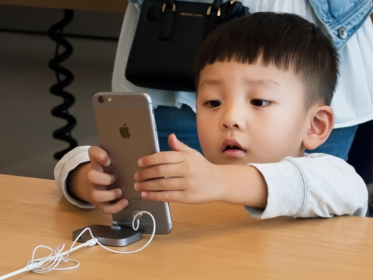 iOS 12.1.2配布開始。中国でのiPhone販売停止への対応？大丈夫かな…