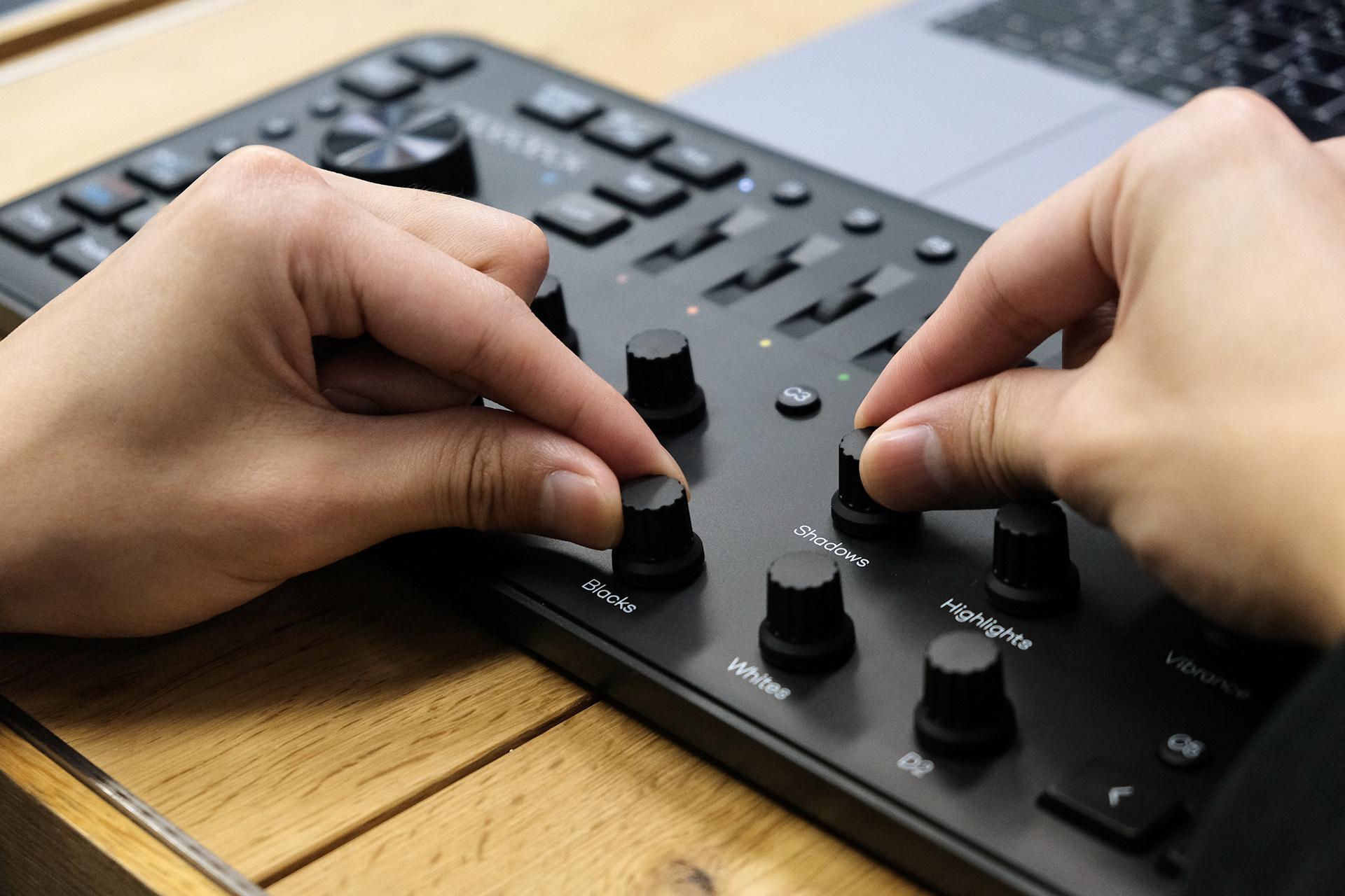 Loupedeck Plusレビュー：マウスにはない現像体験、お値段以下の安定感 | ギズモード・ジャパン