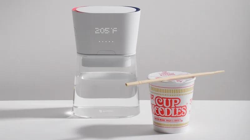 注ぐ瞬間にお湯が沸く。新技術採用のケトル｢デュオ・カラフェ