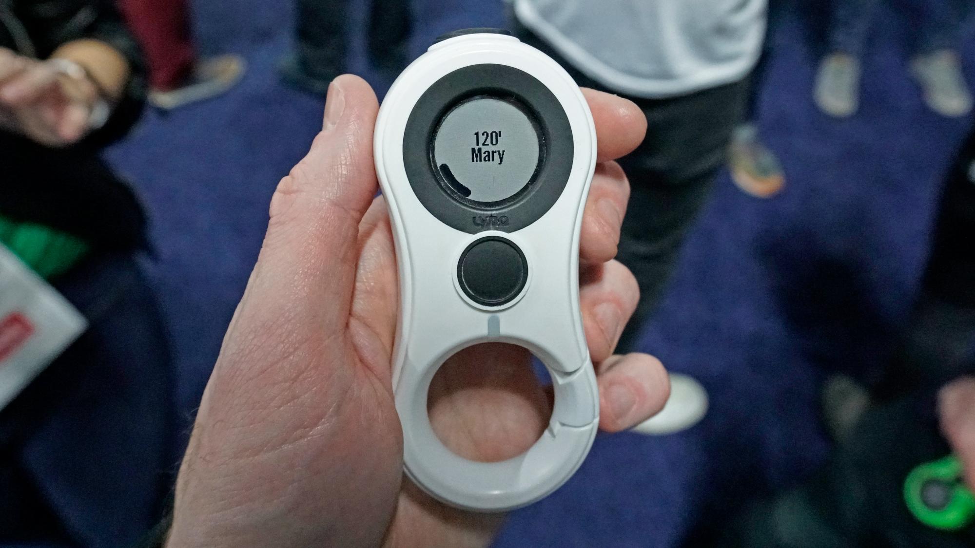 LYNQ ロケーショントラッカー GPS LYNQ ロケーショントラッカー GPSの通販 by keigo666's shop｜ラクマ