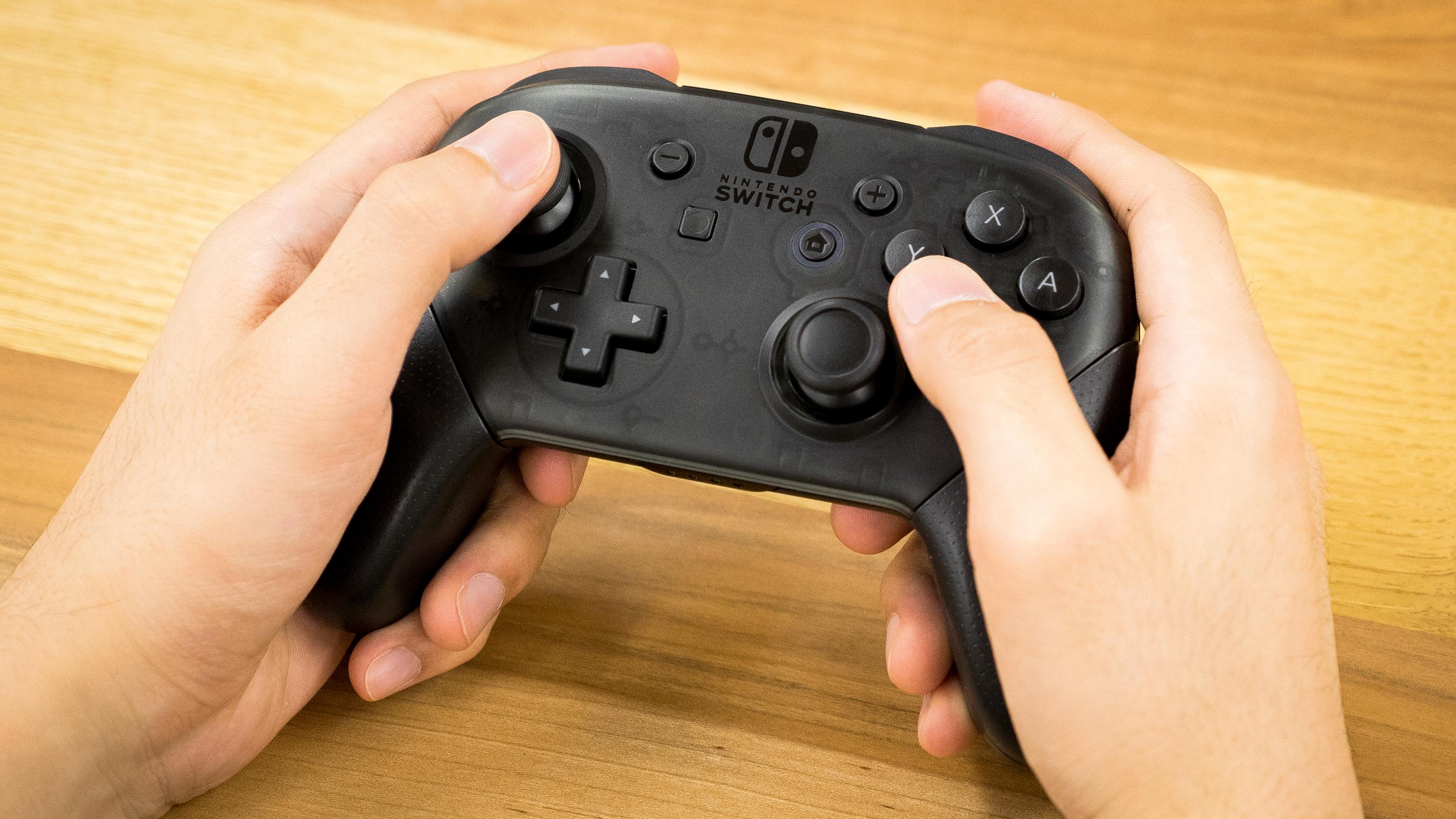 プレゼント・モード】Nintendo Switch Proコントローラー | ギズモード