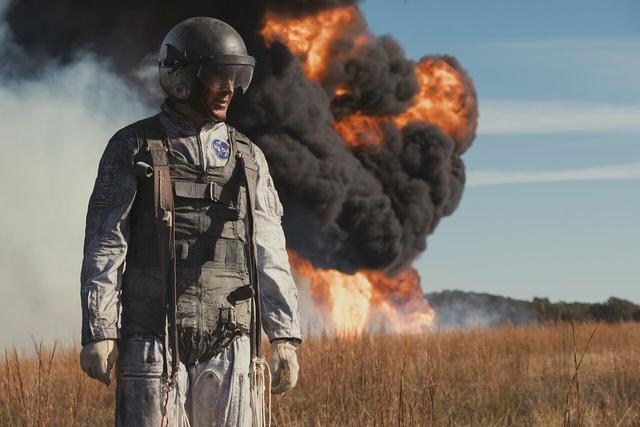 190121firstman1