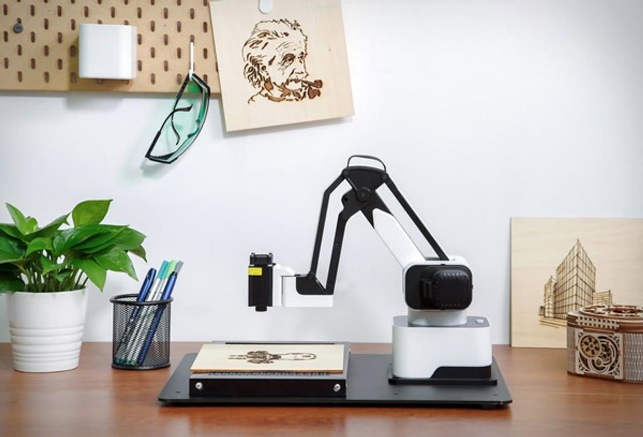 お絵描き、筆記、レーザー刻印、3D印刷もできる万能ロボット・アーム
