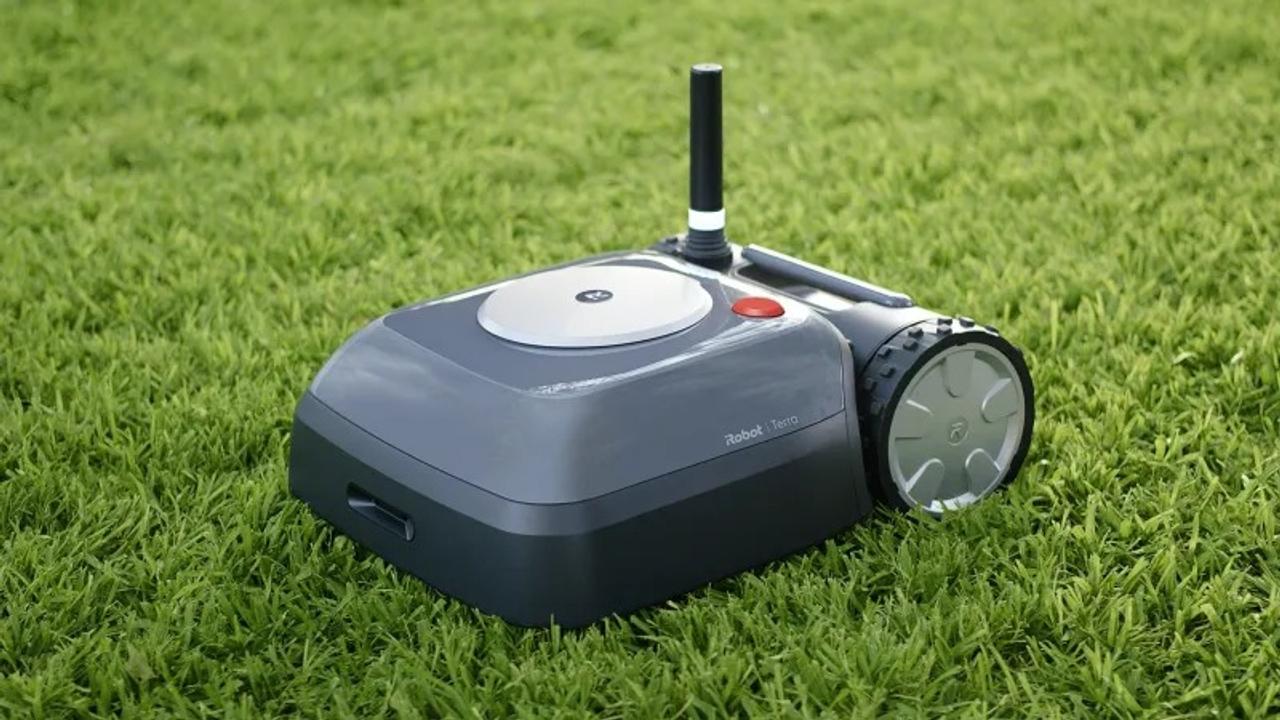 iRobotがついにロボット草刈り機を販売。Roombaより無骨なTerraさんです