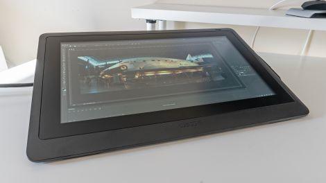 ワコム Cintiq 16レビュー：廉価ペンタブレットがiPadに勝る部分