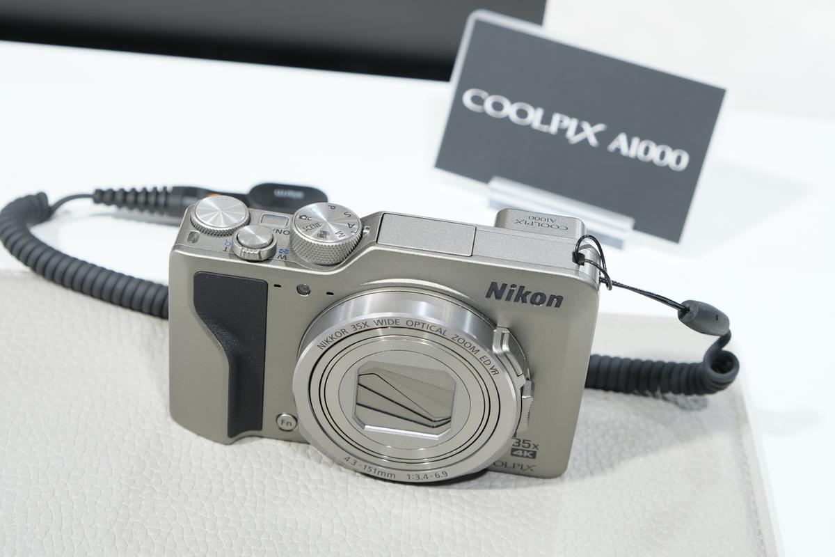 手のひらに光学35倍。ニコンの「COOLPIX A1000」、程よいサイズ感です 