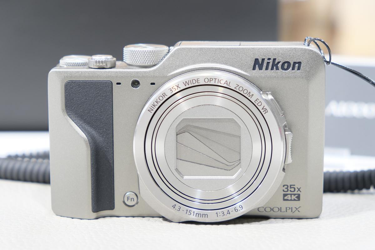 手のひらに光学35倍。ニコンの「COOLPIX A1000」、程よいサイズ感です 