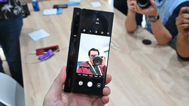 190301_huawei_mate_x_15