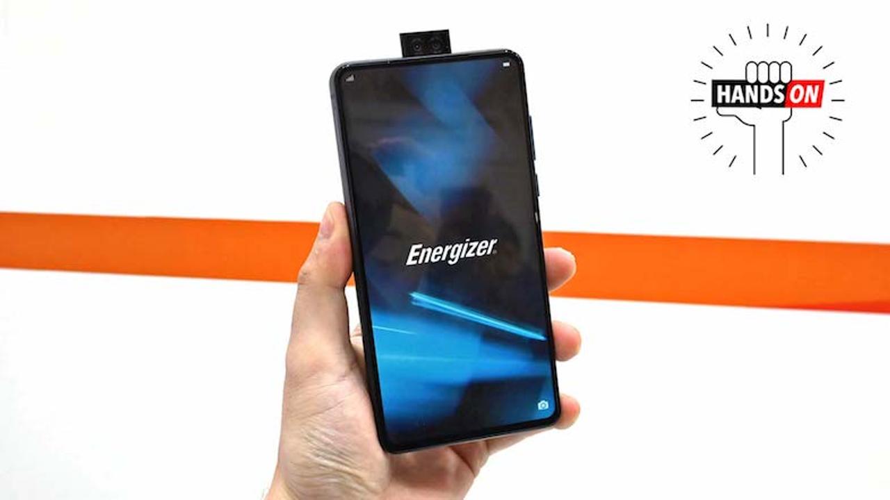 完全にレンガ。アホみたいに分厚い1万8000mAhスマホ｢Energizer P18K Pop｣ハンズオン