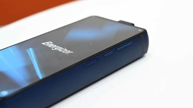 20190228gizmodo_energizer_yfq2lxda56s420tzv4wu