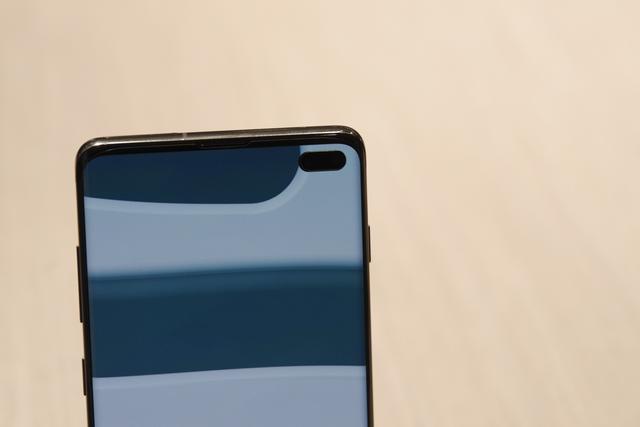 190312samsungs10_09
