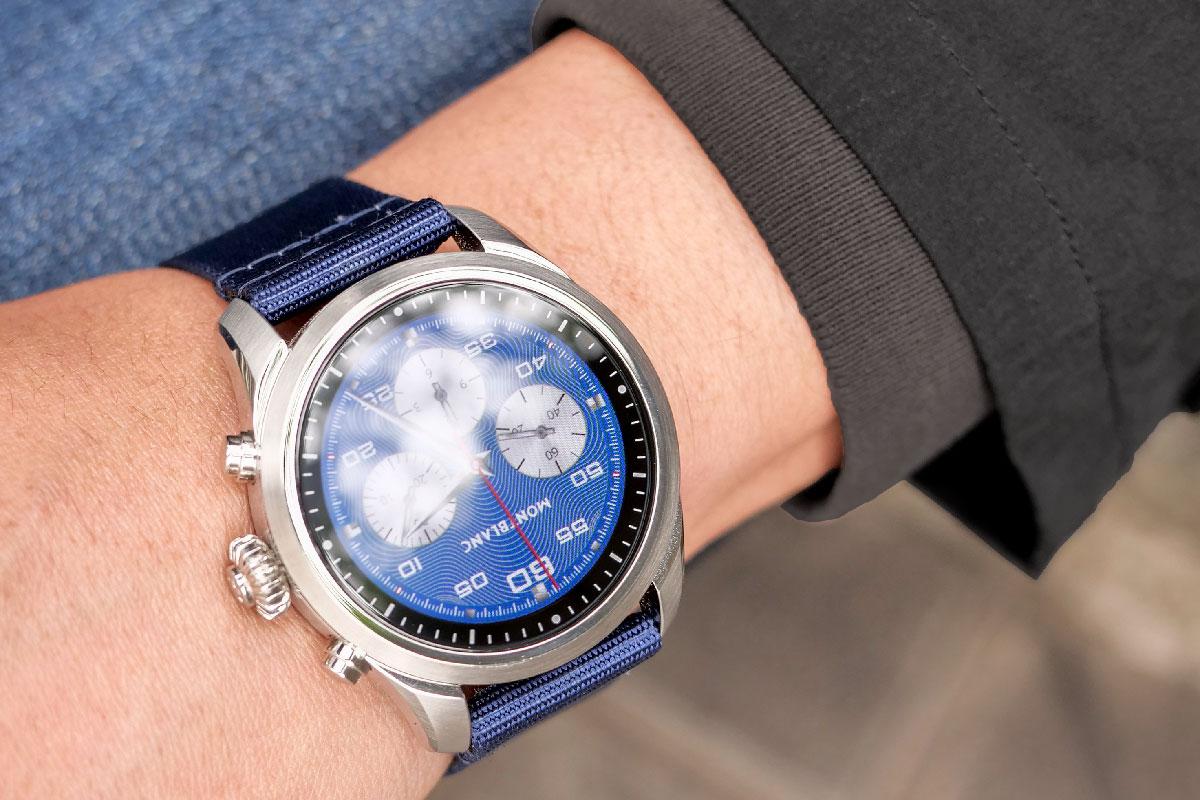 腕時計のグレード競争に参加できるスマウォ：Montblanc Summit 2 