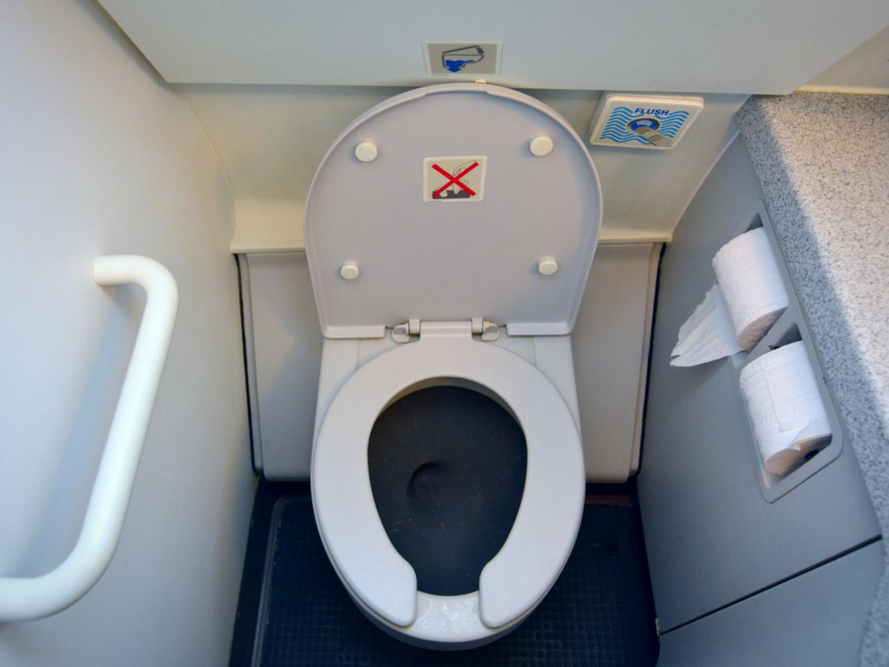 飛行機の轟音吸引トイレが新デザインで静かになるかも