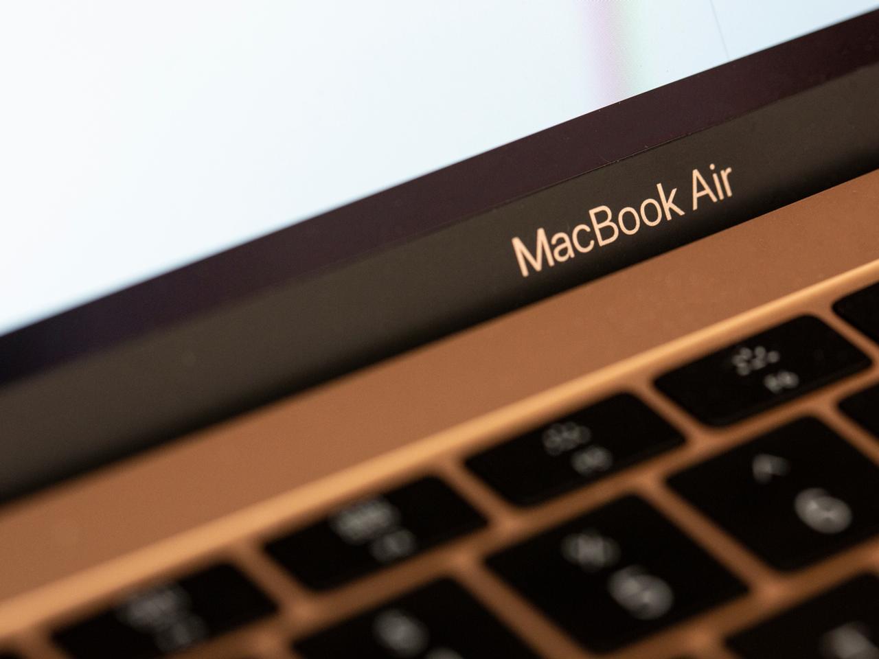 おや？ 最新MacBook AirがOSアプデで明るくなったみたい
