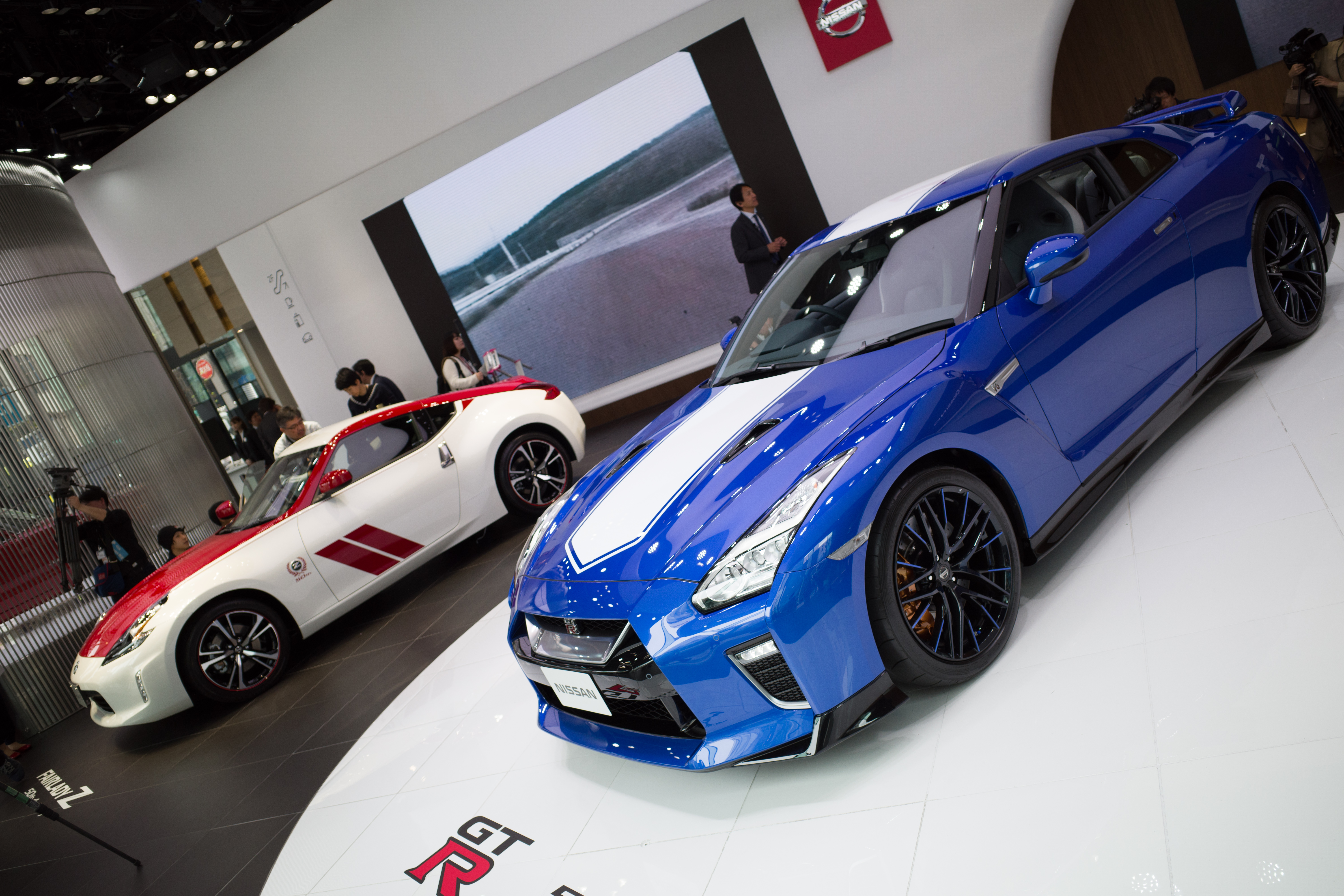 日産 GT-R フェアレディZ 90周年記念 日産GT-RとフェアレディZに誕生50周年記念モデル｜Nissan - Web