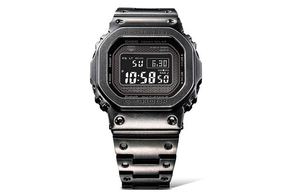 渋い…渋すぎる…。ガンメタリック・ステンレスのG-SHOCK「GMW-B5000V 