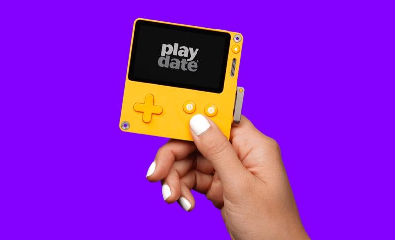 回せ回せクランクを回せ！ モノクロの小型ゲーム機｢Playdate｣は