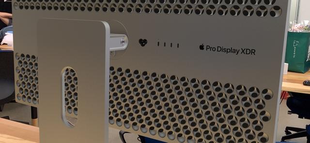 さっそくですが、編集部におろし金の｢Mac Pro｣と ｢Pro Display XDR｣を