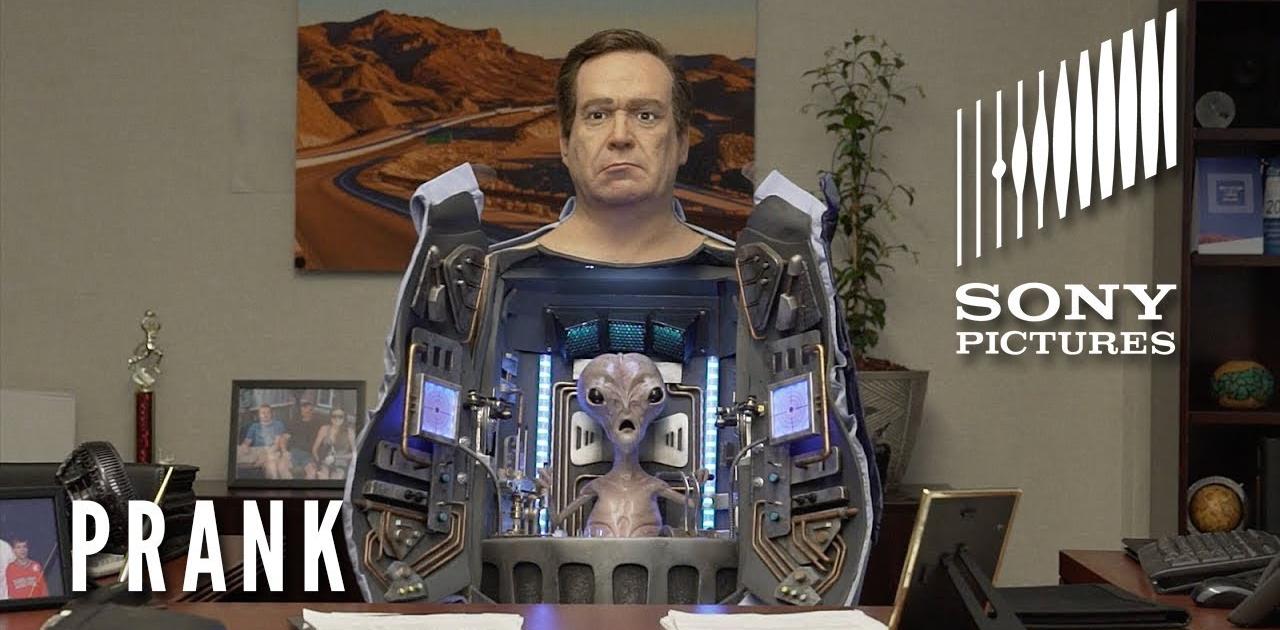 レクサスの販売員がエイリアンだった！ 映画『メン・イン・ブラックインターナショナル』のドッキリ・プロモーション ギズモード・ジャパン