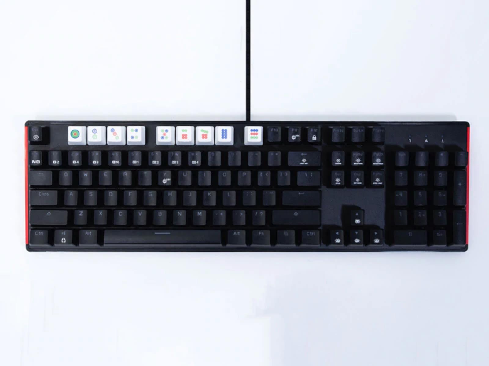 キートップを麻雀牌にすればいつもの仕事の緊張感が増す（はず