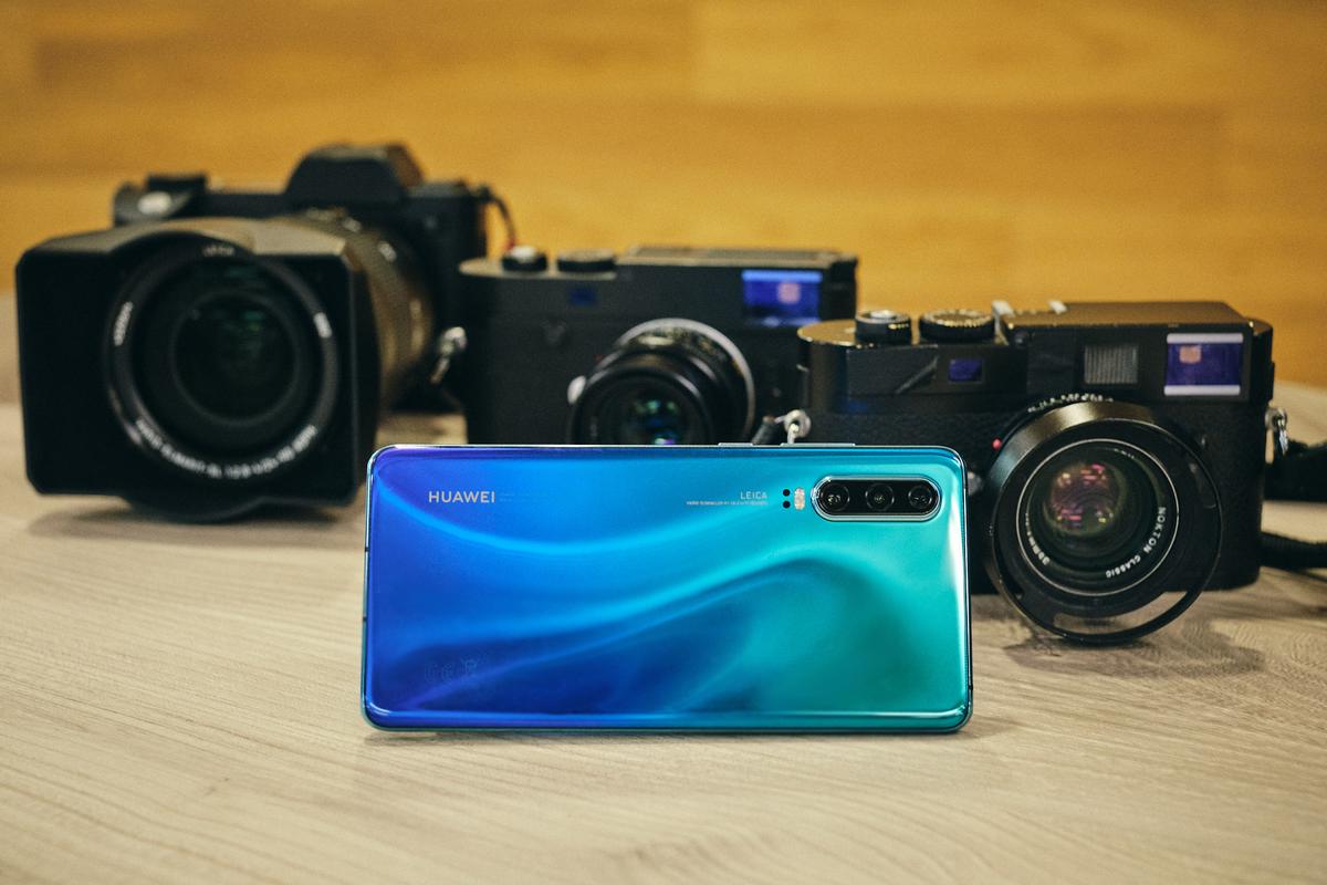 未来のカメラはスマホ化する？」Leica搭載スマホから見えるもの 