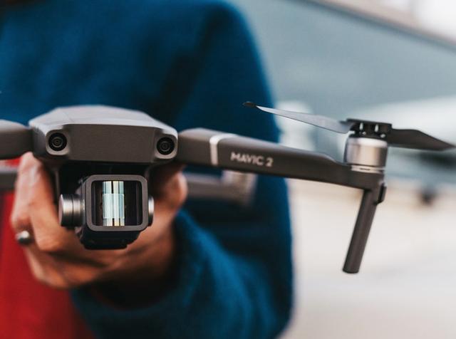 DJI Mavic 2 Pro/Zoom｣に外付けできるドローン用アナモルフィック  