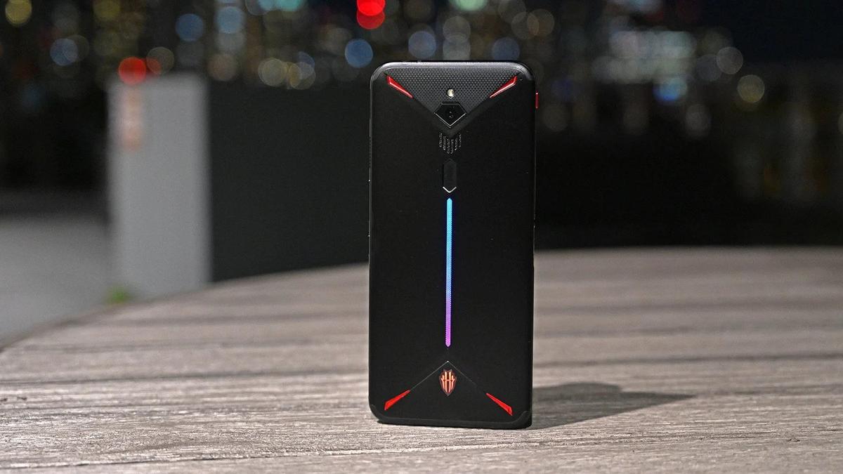 冷却ファンつきゲーミングスマホ「Nubia Red Magic 3」レビュー 