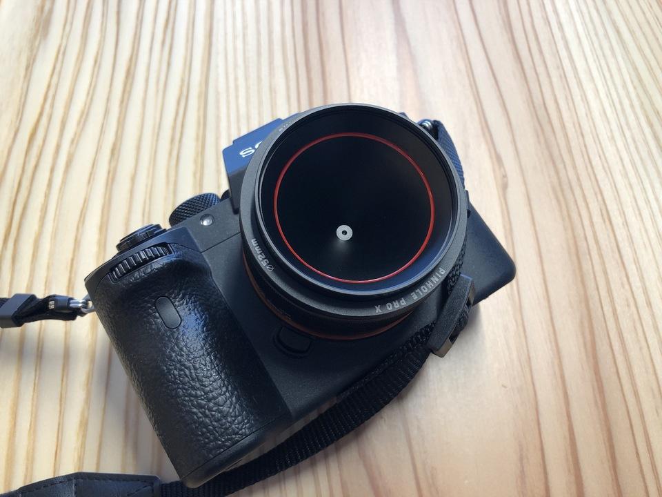 ピンホール写真を撮るために生まれたレンズをSony α7で撮影した結果