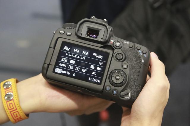190822eos90d_03