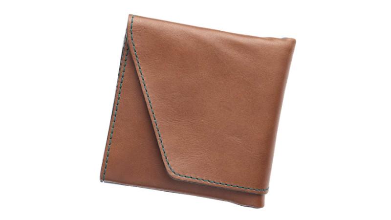 使うときだけ長財布に変身する二つ折り財布 。コンパクトと使い