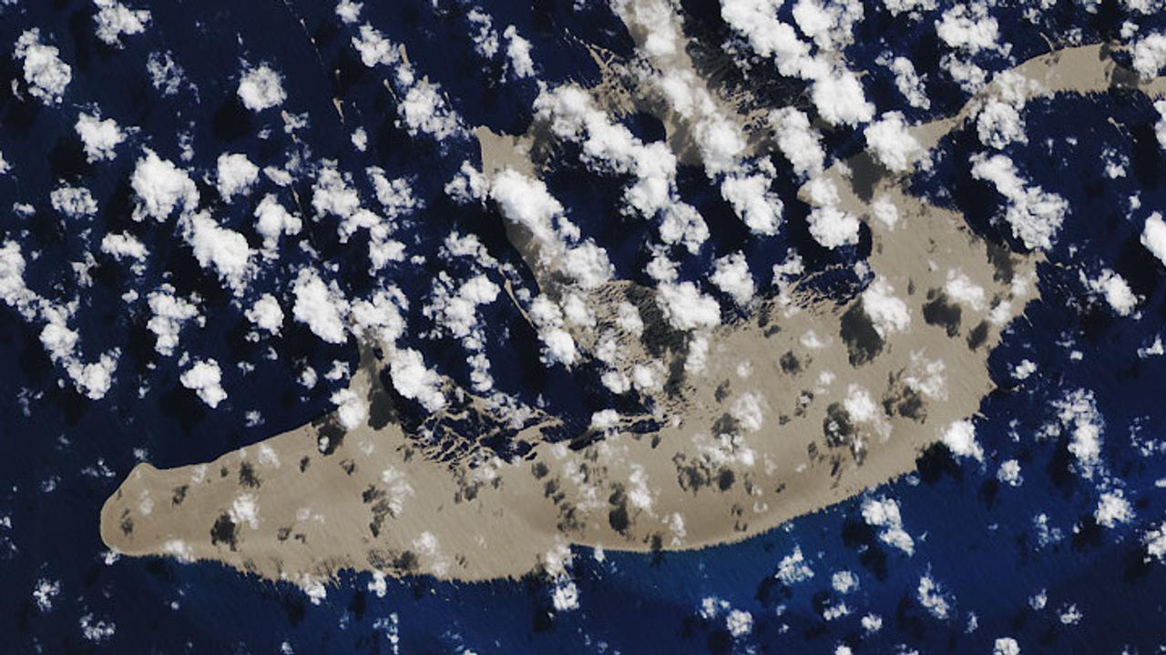 五輪プール6000個ぶんの軽石が太平洋に出現、豪に接近中
