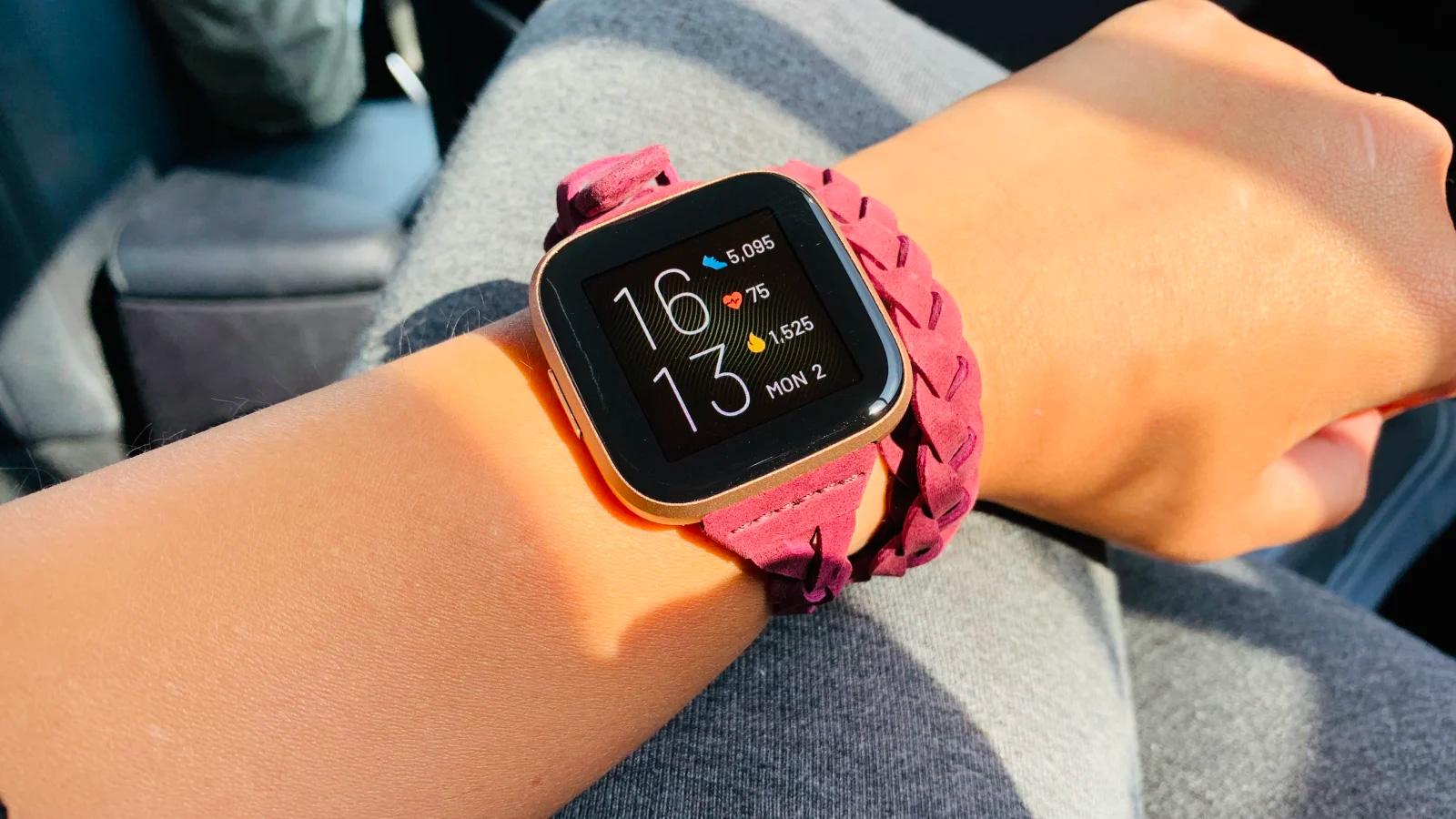 Fitbit Versa 2レビュー：堅実なアップグレード。でももう少し