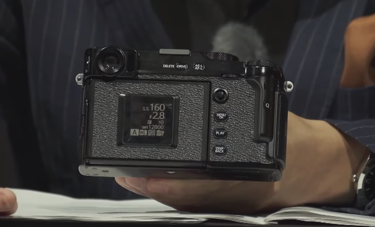 富士フイルム「X-Pro3」開発発表！ まさかの「隠し液晶」でお披露目