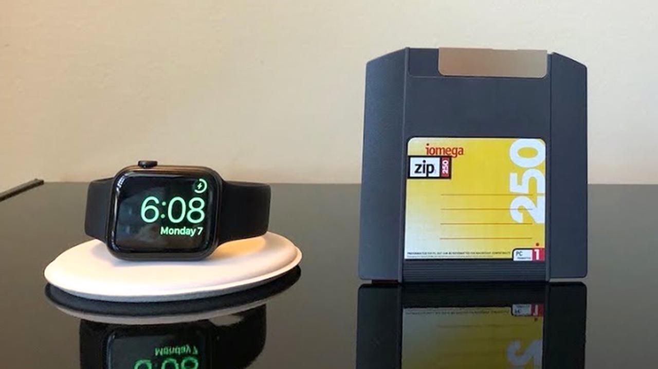Apple Watch、1994年のテクノロジー｢zipドライブ｣にアクセスする