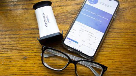 スマホで弱った視力をスマホで測れる：EyeQue VisionCheckレビュー | ギズモード・ジャパン