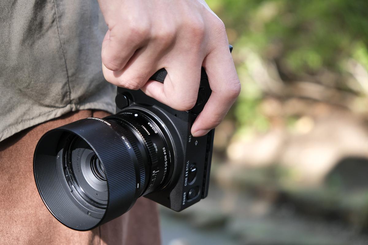 コンパクトフルサイズミラーレス一眼「SIGMA fp」レビュー：足と心を 