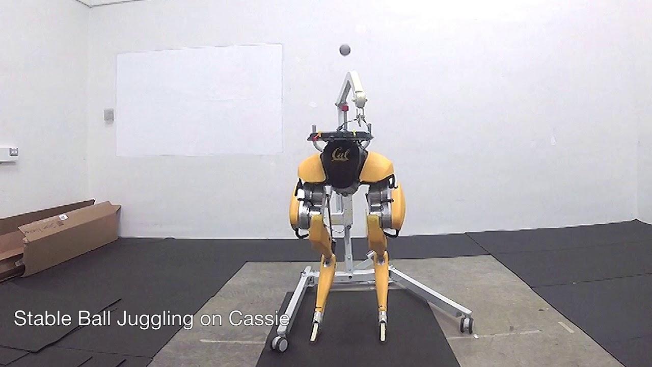 ダチョウ脚のロボット｢キャシー｣、今度はジャグリングが上手になる