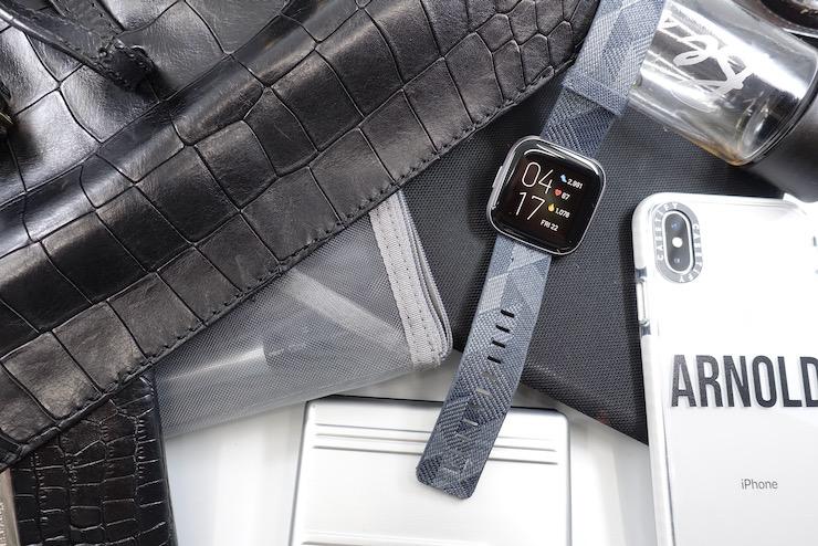 新品未開封　Fitbit Versa2(スマートウォッチ) シュリンク付 新品未開封Fitbit Versa2(スマートウォッチ)