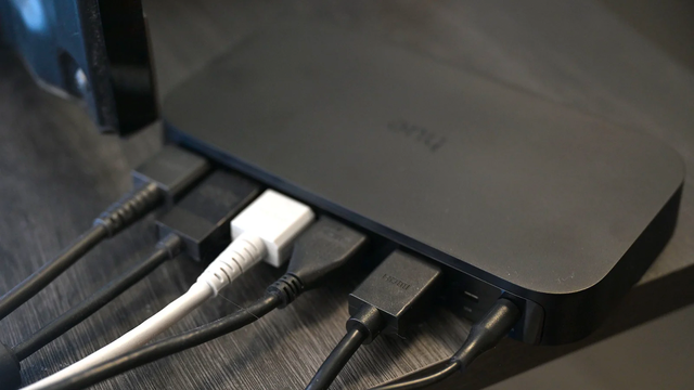 部屋が「色の宝箱」に。テレビ画面とシンクロするスマートライト 部屋が「色の宝箱」に。テレビ画面とシンクロするスマートライト