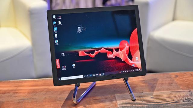 ThinkPad_X1_Fold-B