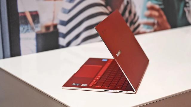 Galaxy_Chromebook10