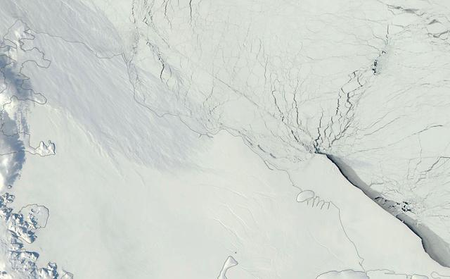 20200101_TheSatelliteImagesThatShowaDecadeofClimateChange_04_LarsenCIceShelf_01