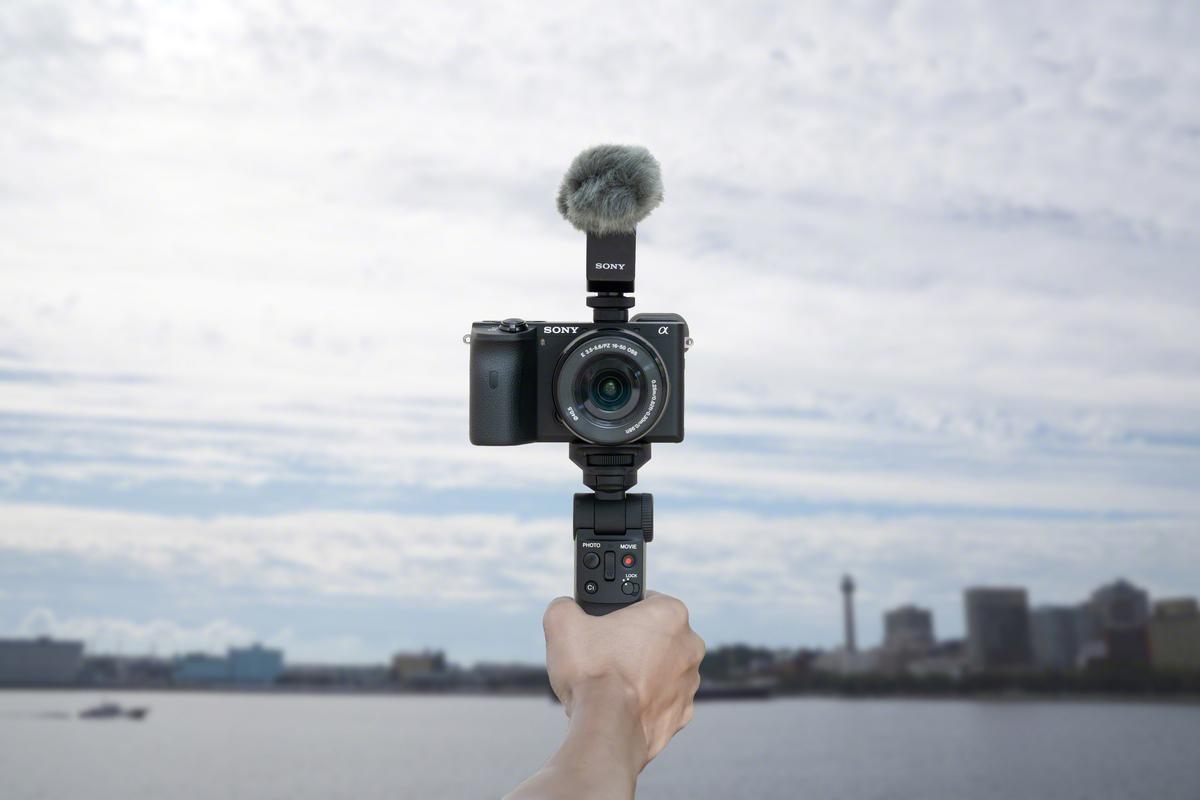 Vlogカメラはソニーの天下では。Bluetooth対応でケーブルレスな 