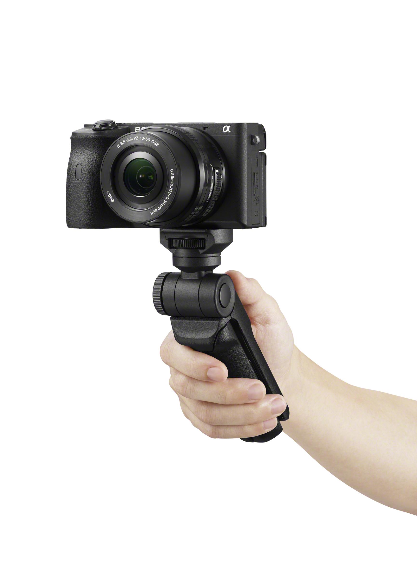 Vlogカメラはソニーの天下では。Bluetooth対応でケーブルレスな