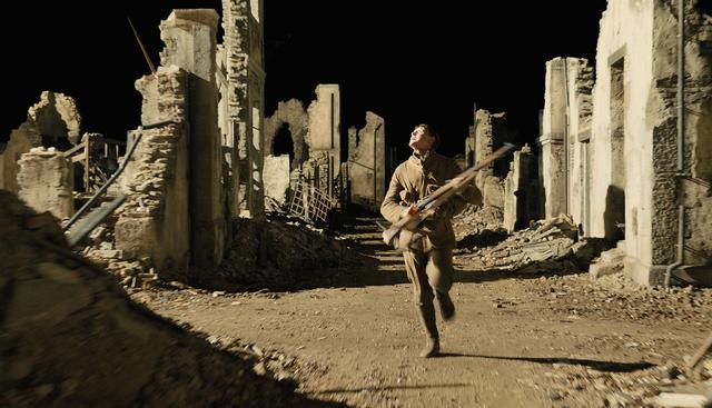 20200214-1917-intv-ruined-city