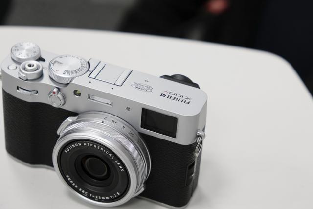 200204fujix100v_07